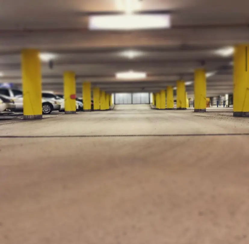 Betongslipning – slipat betonggolv i parkeringsgarage